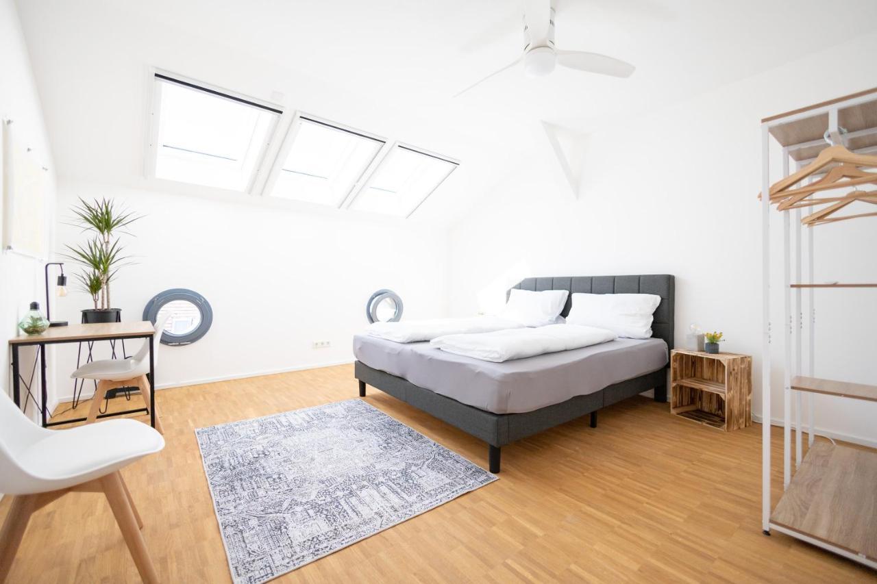 Ko-Living - Captain'S Suite - Altstadt - Mit Kueche, Smart Tv & Balkon - 6P Halle  Kültér fotó